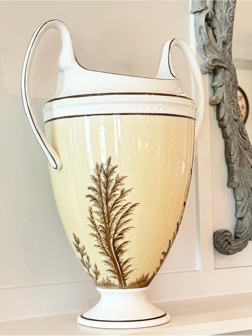 RARE Williamsburg Global Views Large Double Handled Crackled Glaze Mochaware Urn